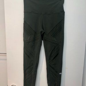 Alo Yoga Green leggings with mesh (Medium)